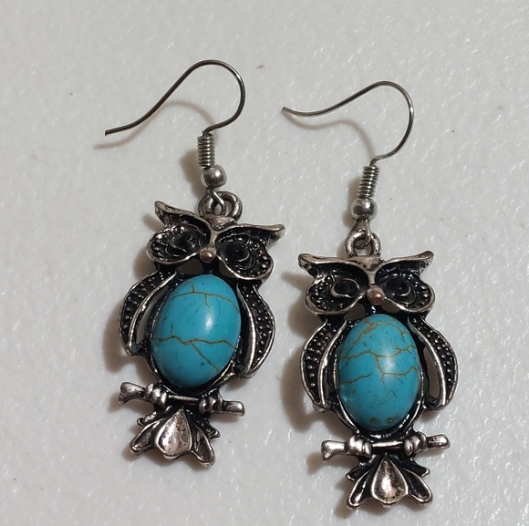 Jewelry - Vintage Inspired Faux Turquoise Belly Silver Tone Detailed Owl Dangle Earrings
